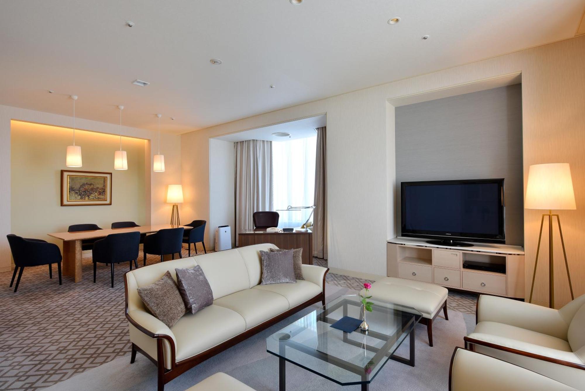 Imperial Hotel Tokyo Esterno foto A suite at the hotel