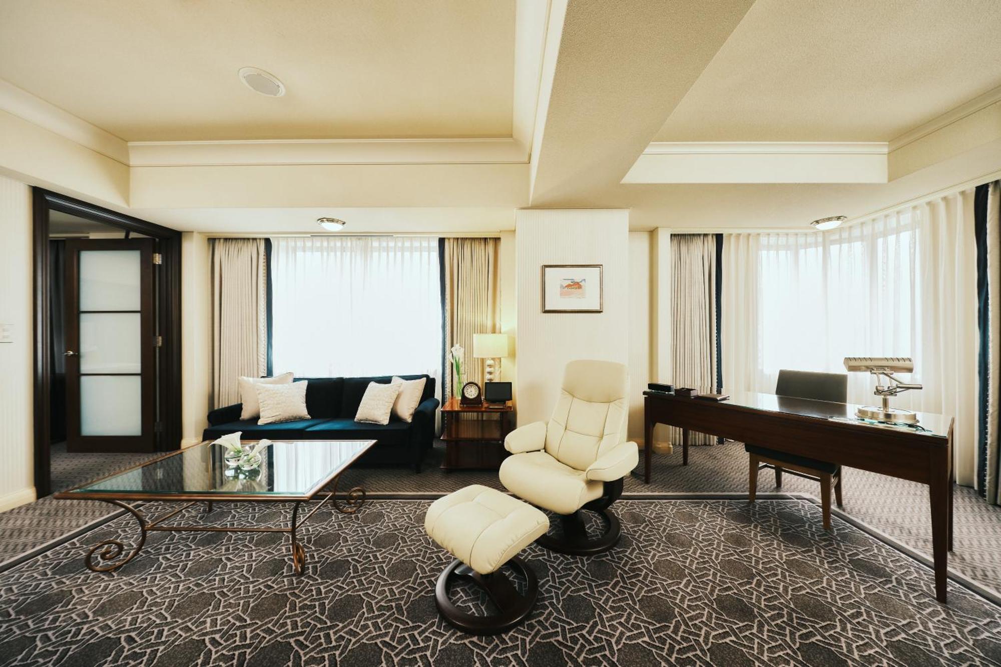 Imperial Hotel Tokyo Esterno foto A suite at the hotel